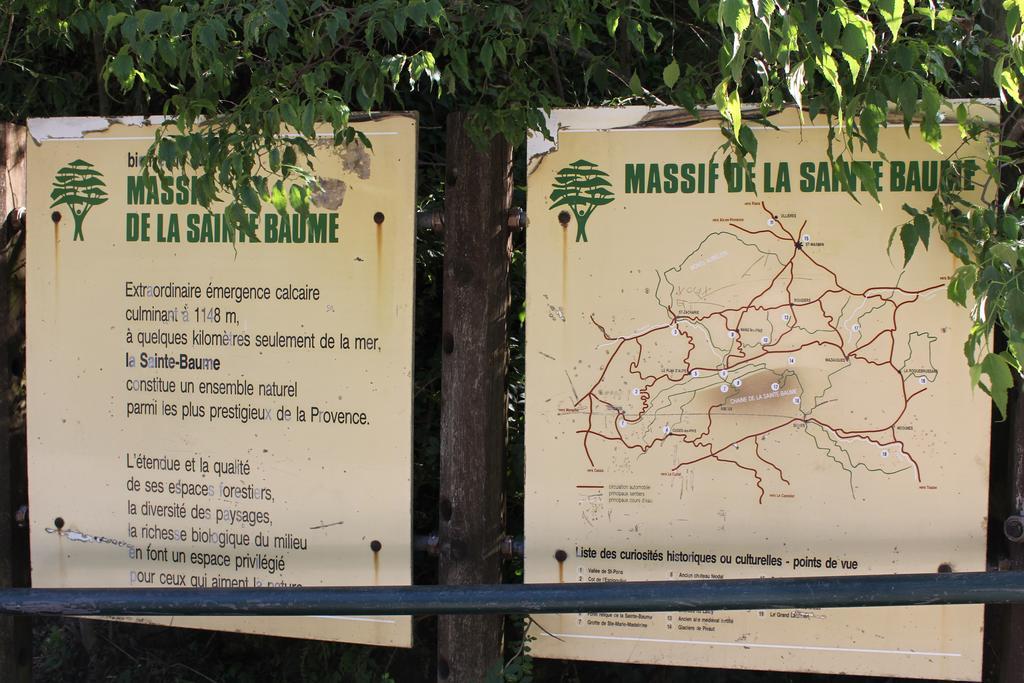 Une Pause A Signes Exterior foto